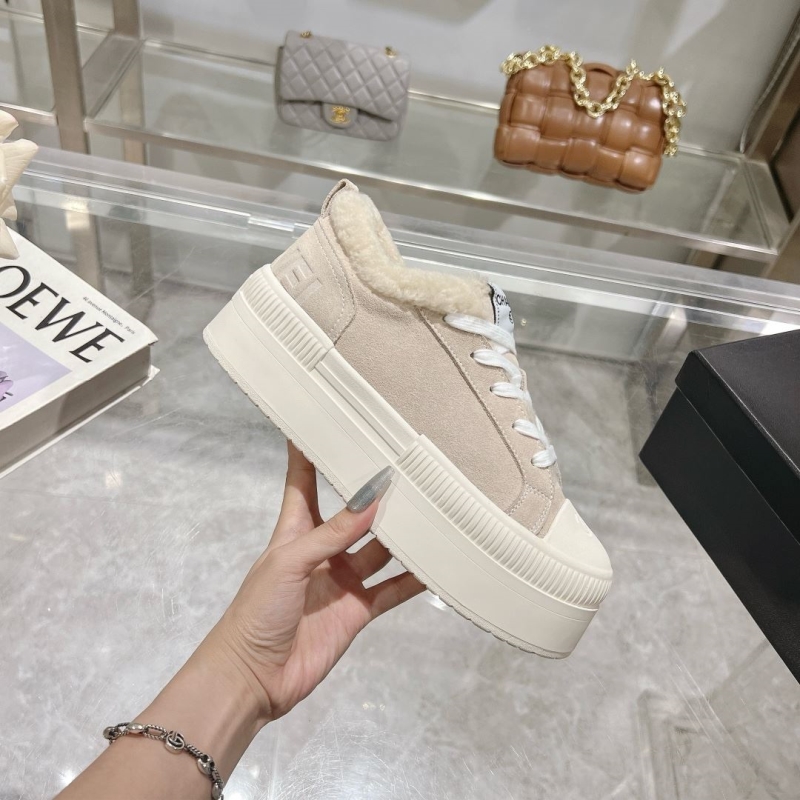 Ch**el sport shoes